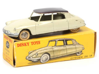 Lot 339 - DINKY TOYS (FRANCE) (1)