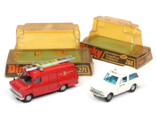 Lot 323 - DINKY TOYS (GB) (2)