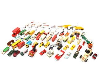 Lot 239 - DIVERS (60)