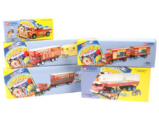 Lot 197 - CORGI TOYS (GB) (5)