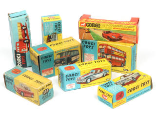 Lot 185 - CORGI TOYS (GB) (8)