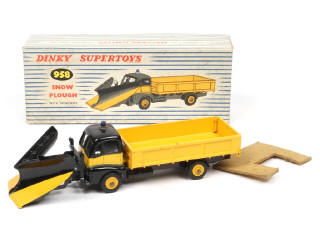 Lot 352 - DINKY TOYS (GB) (1)