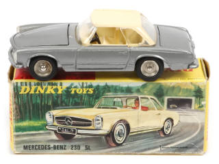 Lot 422 - DINKY TOYS (FRANCE) (1)