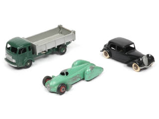 Lot 452 - DINKY TOYS (FRANCE) (3)