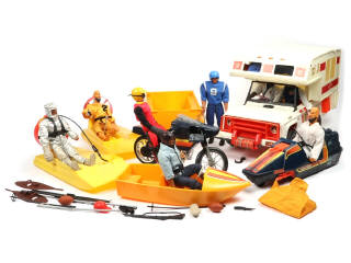 Lot 151 - DIVERS (14)