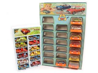 Lot 186 - DIVERS (22)