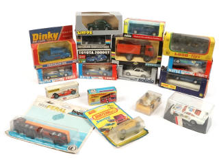 Lot 183 - DIVERS (19)