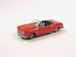 Lot 694 - DINKY TOYS FRANCE (1)