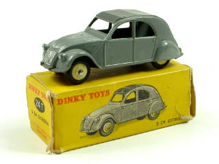 Lot 665 - DINKY TOYS (FRANCE) (1)