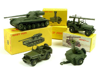 Lot 747 - DINKY TOYS (FRANCE) (4)