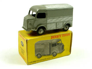 Lot 775 - DINKY TOYS FRANCE (1)