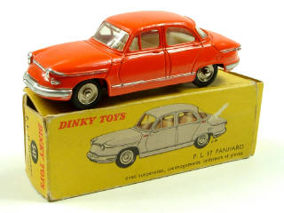 Lot 670 - DINKY TOYS FRANCE (1)