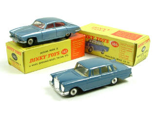 Lot 615 - DINKY TOYS (GB) (2)