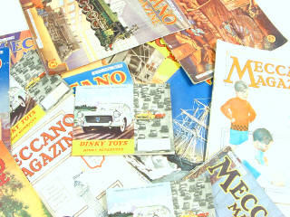 Lot 641 - MECCANO & DINKY TOYS FRANCE (2)