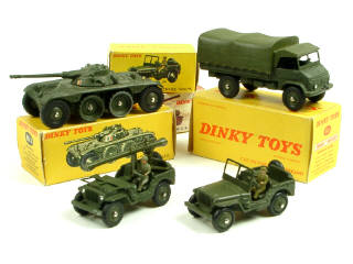 Lot 744 - DINKY TOYS (FRANCE) (4)