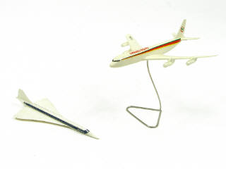 Lot 423 - DIVERS (2)