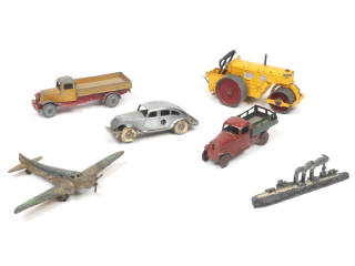 Lot 65 - DIVERS (6)