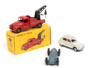 Lot 446 - DINKY TOYS (FRANCE) (3)