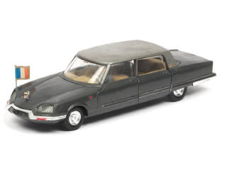 Lot 376 - DINKY TOYS (FRANCE) (1)