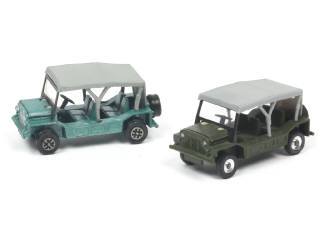 Lot 357 - DINKY TOYS (GB) (2)