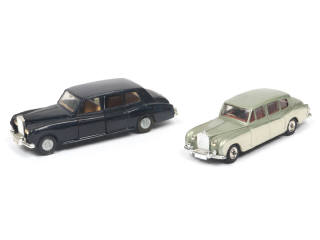 Lot 352 - DINKY TOYS (GB) (2)