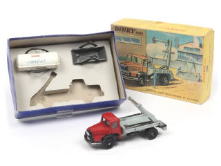 Lot 340 - DINKY TOYS (FRANCE) (1)