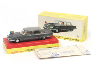 Lot 328 - DINKY TOYS (FRANCE) (1)