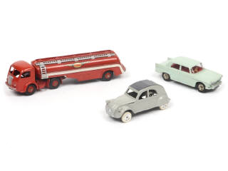 Lot 364 - DINKY TOYS (FRANCE) (3)