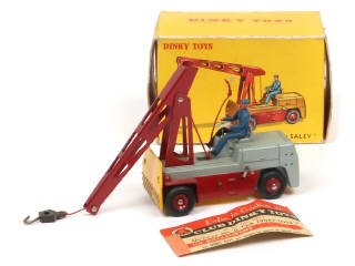 Lot 343 - DINKY TOYS (FRANCE) (1)
