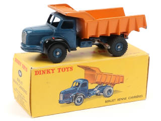 Lot 334 - DINKY TOYS (FRANCE) (1)