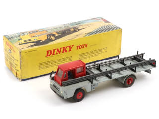 Lot 342 - DINKY TOYS (FRANCE) (1)
