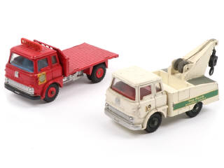 Lot 270 - DINKY TOYS (GB) (2)