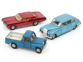 Lot 273 - DINKY TOYS (GB) (3)