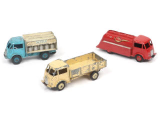 Lot 366 - DINKY TOYS (FRANCE) (3)