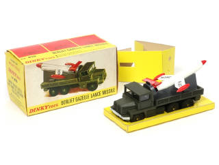 Lot 342 - DINKY TOYS (FRANCE) (1)