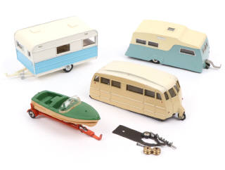 Lot 261 - DINKY TOYS (4)