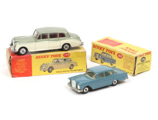 Lot 254 - DINKY TOYS (GB) (2)