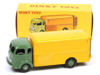 Lot 317 - DINKY TOYS (FRANCE) (1)
