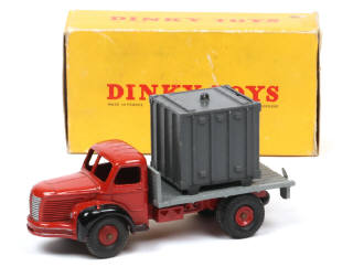 Lot 322 - DINKY TOYS (FRANCE) (1)