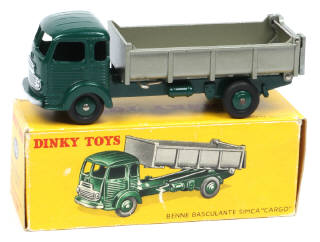 Lot 319 - DINKY TOYS (FRANCE) (1)