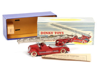 Lot 324 - DINKY TOYS (FRANCE) (1)