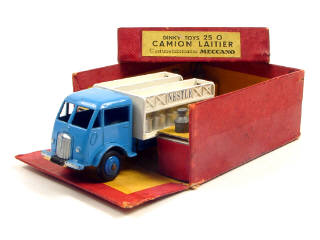 Lot 851 - DINKY TOYS FRANCE (1)