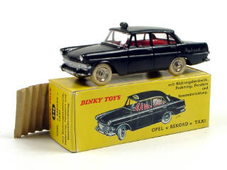 Lot 838 - DINKY TOYS FRANCE (1)