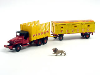 Lot 866 - DINKY TOYS FRANCE (1)