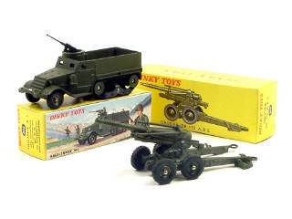 Lot 801 - DINKY TOYS (FRANCE) (2)