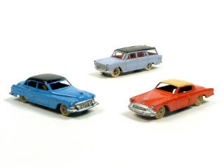 Lot 799 - DINKY TOYS (FRANCE) (3)