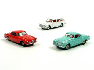 Lot 798 - DINKY TOYS FRANCE (3)