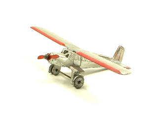 Lot 362 - DINKY TOYS FRANCE (1)
