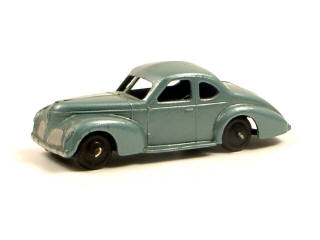 Lot 824 - DINKY TOYS FRANCE (1)