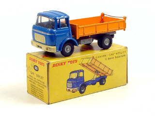 Lot 864 - DINKY TOYS (FRANCE) (1)